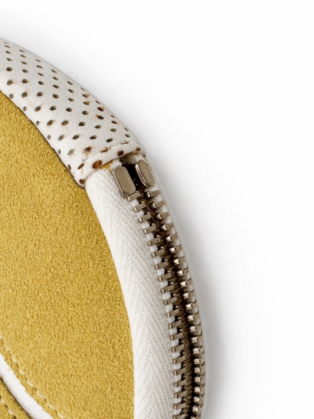 CHANEL RARE LIMITED CLUTCH - Picture 6 of 10